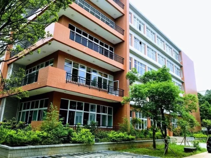 Đại học KHKT Tỉnh Ngô (HWU)