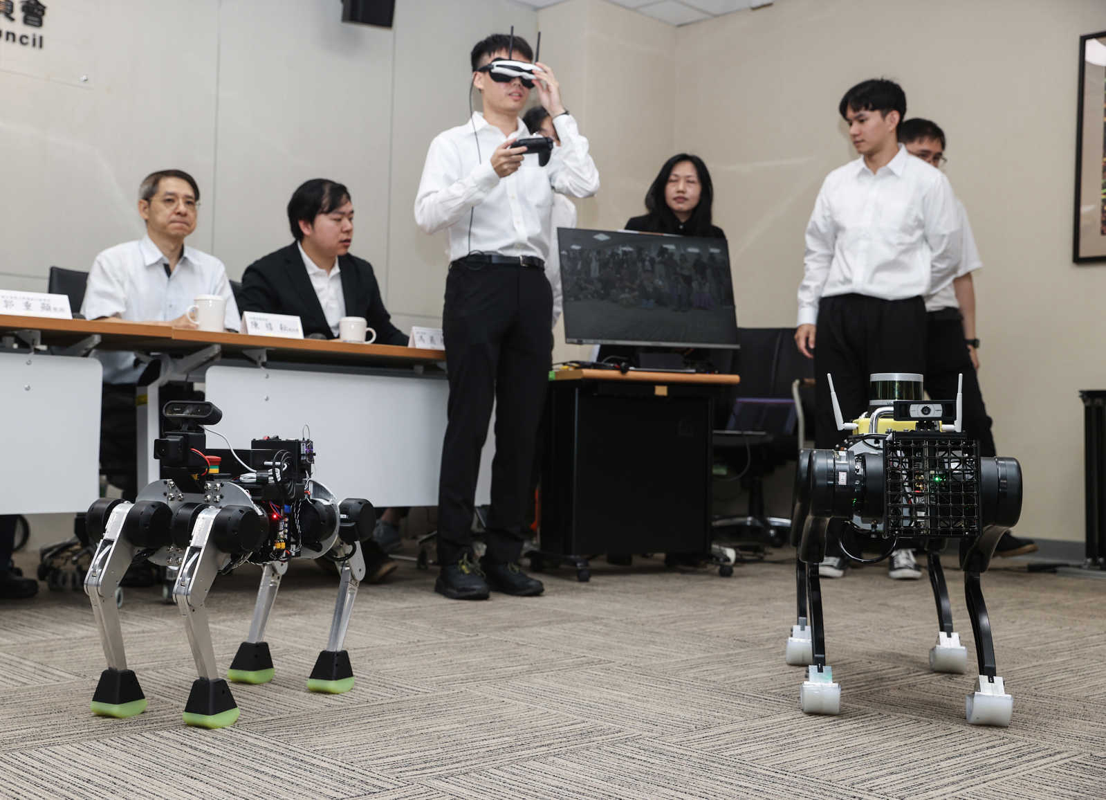 Đài Loan ra mắt chú chó robot AI được phát triển độc lập đầu tiên 2024